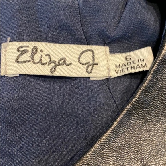 Eliza J Blue Dress with Black Leather Colorblock Side Panel, size 6 - Picture 4 of 12